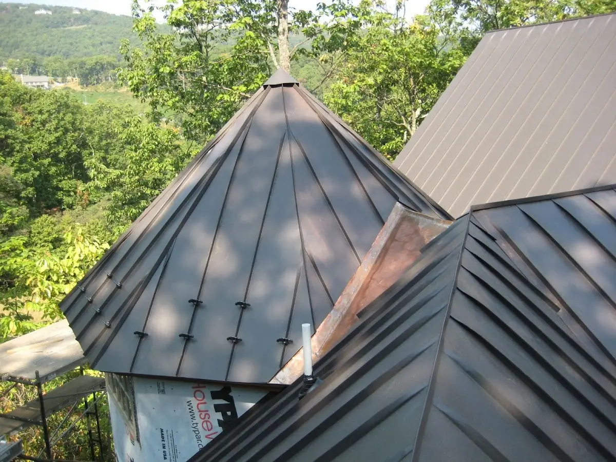 Professional Roof Tarp Installation by Craftsman Roofing in Lakeland